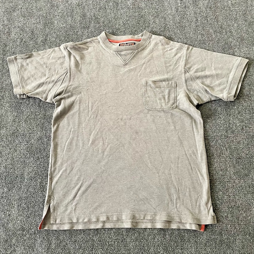 Vintage Duluth Trading Co Gray Short Sleeve Tee with Pocket
